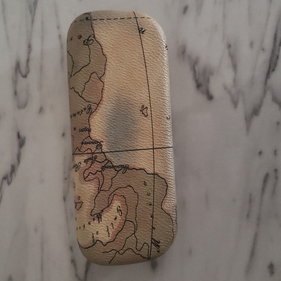 Glasses - Picture 8 of 9